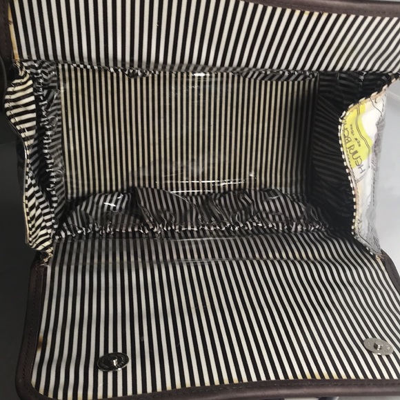 Henri Bendel Heritage Train Case Toiletry Cosmetic Case - Picture 7 of 12